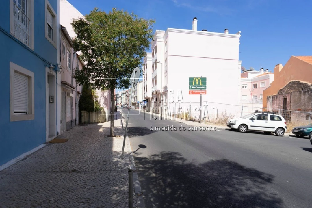 Terreno para Venda em Queluz e Belas Foto 1