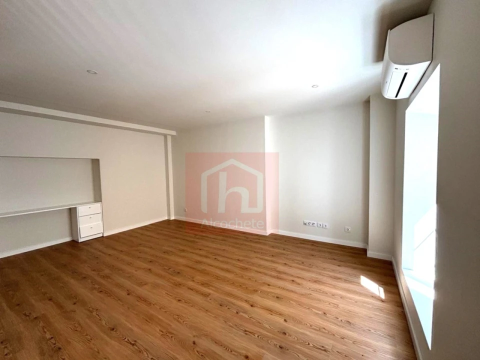 Apartamento T2 para Venda em Alcochete Foto 3