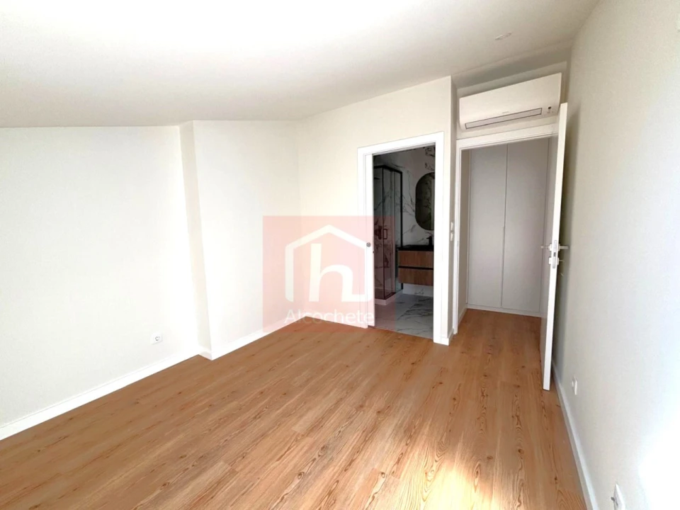 Apartamento T2 para Venda em Alcochete Foto 18