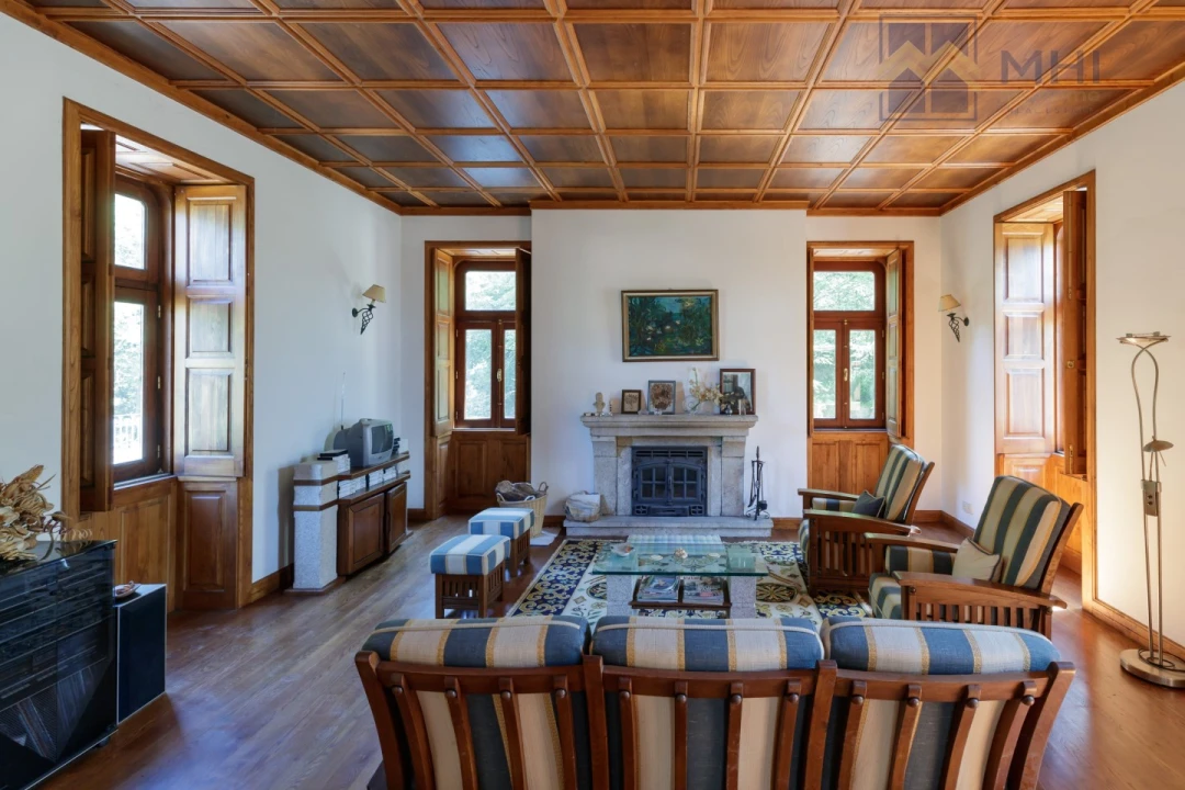 Moradia T6 para Venda em Abragão Foto 12