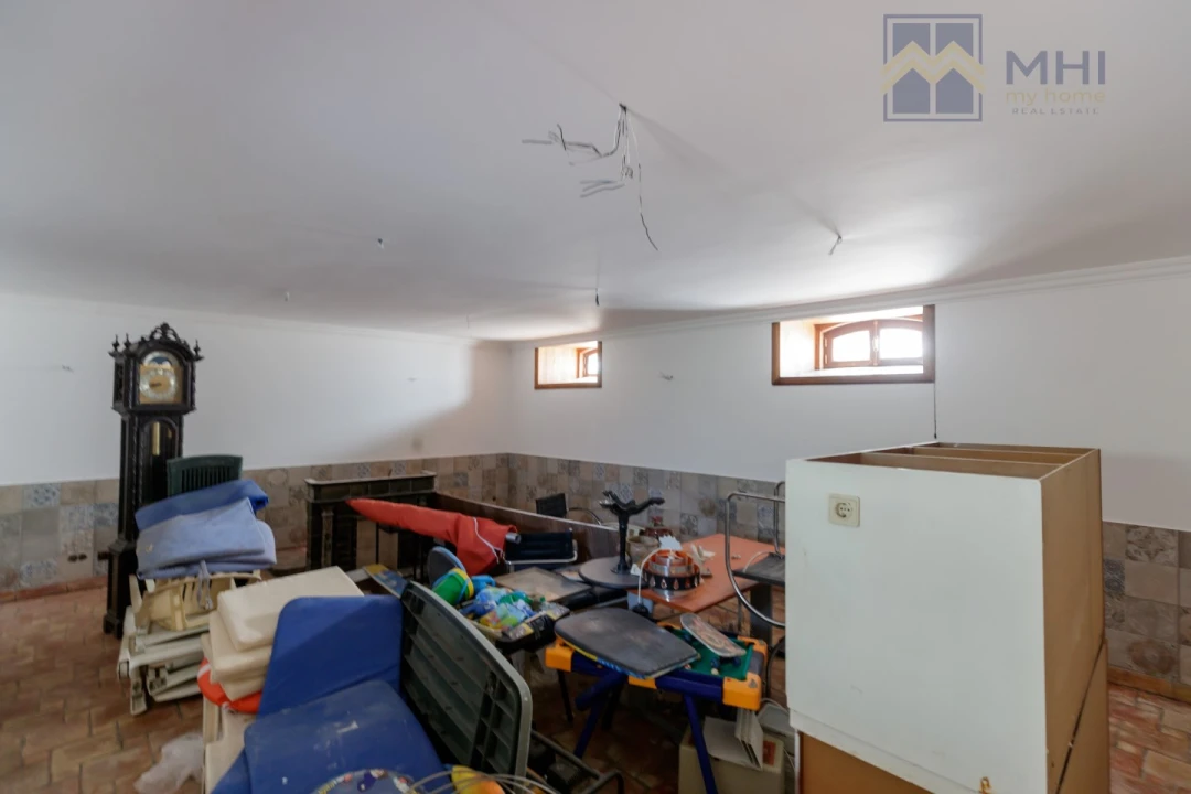 Moradia T6 para Venda em Abragão Foto 47