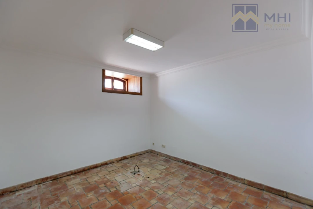 Moradia T6 para Venda em Abragão Foto 50