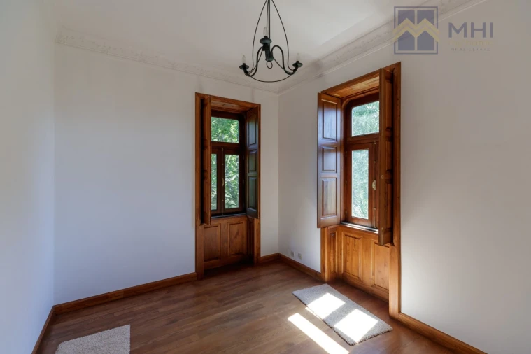 Moradia T6 para Venda em Abragão Foto 34