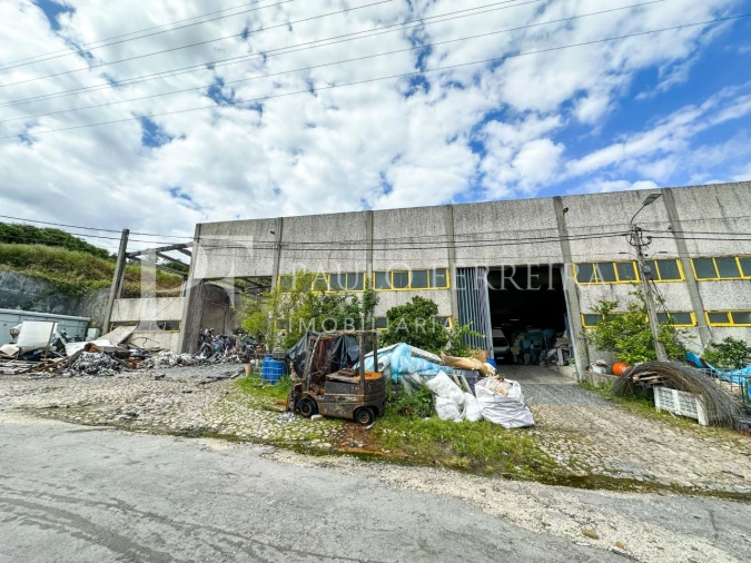 Armazém para Venda em Areias, Sequeirô, Lama e Palmeira