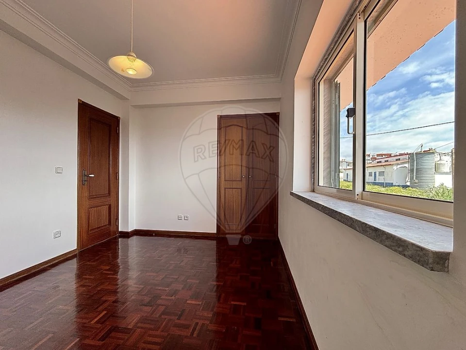 Moradia T4 para Venda em Carvoeira Foto 27