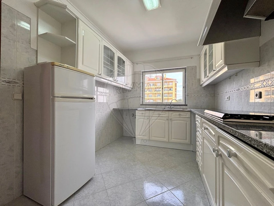 Moradia T4 para Venda em Carvoeira Foto 14