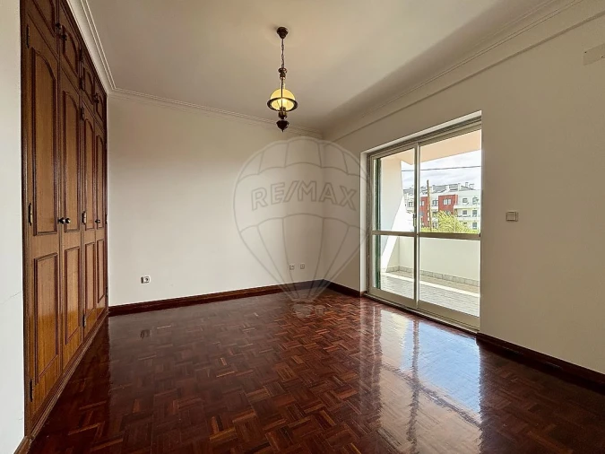 Moradia T4 para Venda em Carvoeira Foto 28