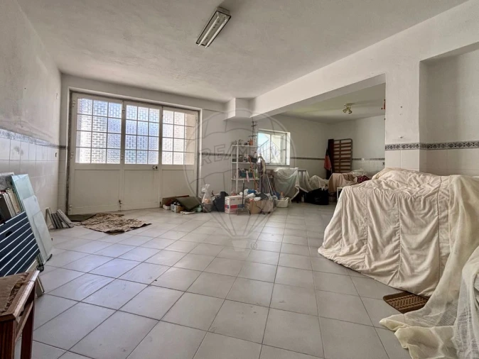 Moradia T4 para Venda em Carvoeira Foto 38