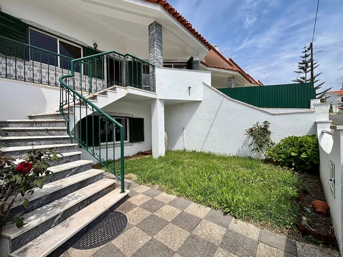 Moradia T4 para Venda em Carvoeira