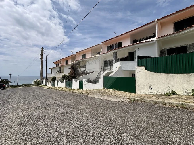 Moradia T4 para Venda em Carvoeira Foto 3