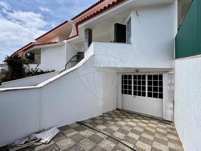 Moradia T4 para Venda em Carvoeira Foto 34