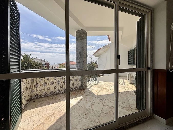 Moradia T4 para Venda em Carvoeira Foto 7