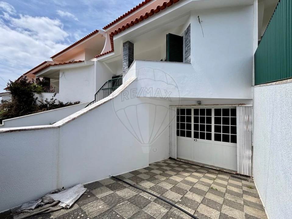 Moradia T4 para Venda em Carvoeira Foto 34