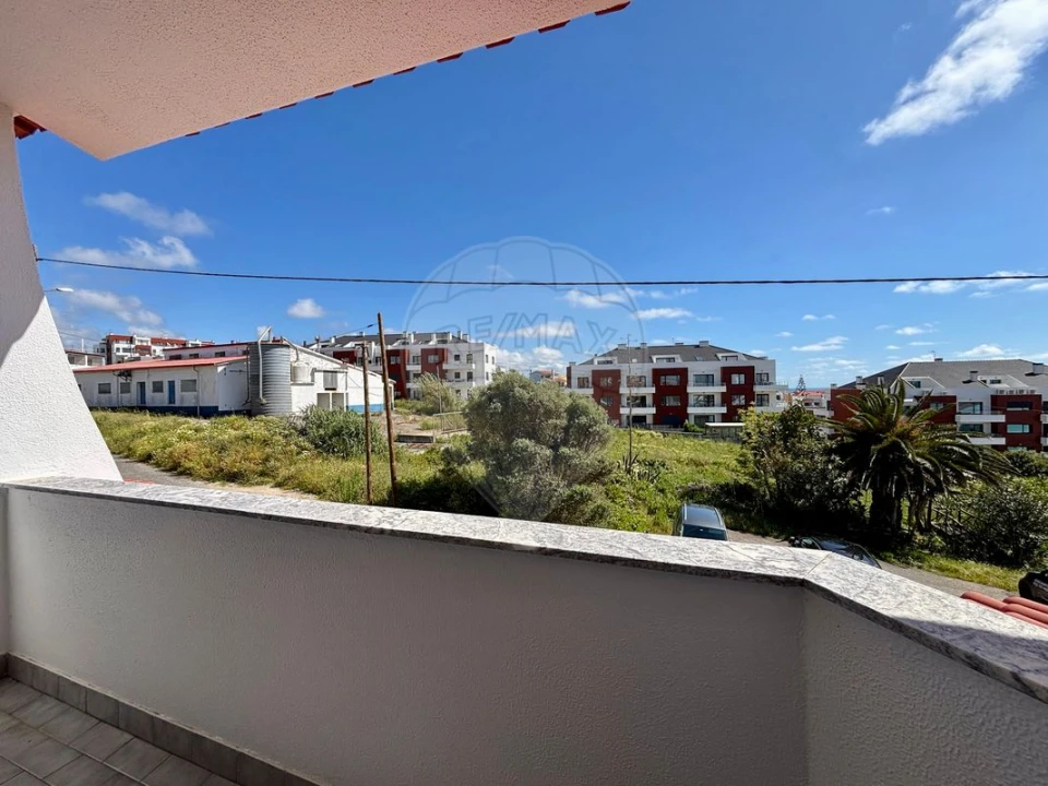 Moradia T4 para Venda em Carvoeira Foto 33