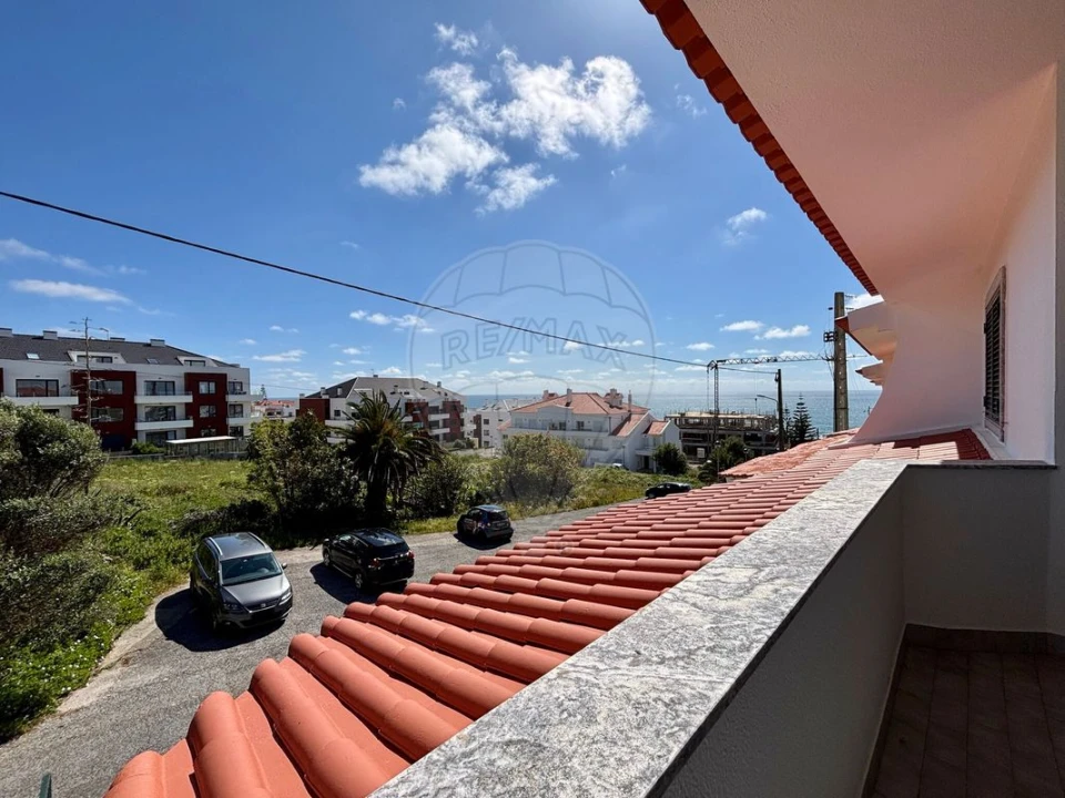 Moradia T4 para Venda em Carvoeira Foto 32