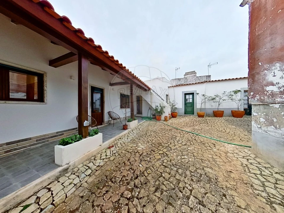 Moradia T3 para Venda em Carvoeira e Carmões Foto 35