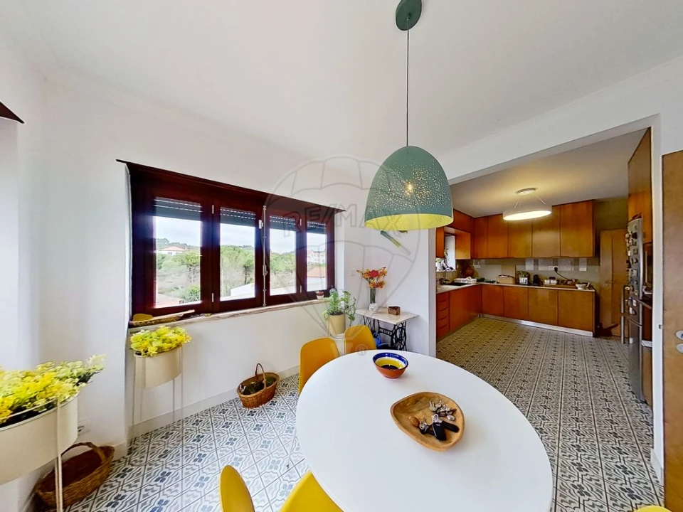 Moradia T3 para Venda em Carvoeira e Carmões Foto 24