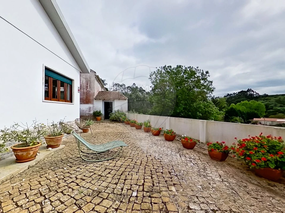 Moradia T3 para Venda em Carvoeira e Carmões Foto 42