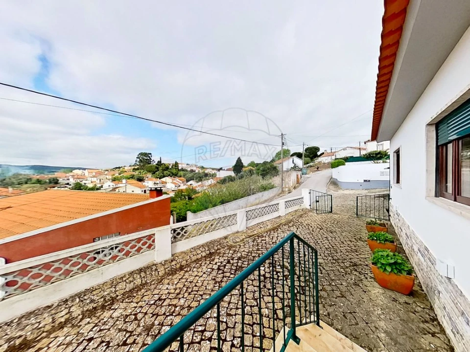 Moradia T3 para Venda em Carvoeira e Carmões Foto 39