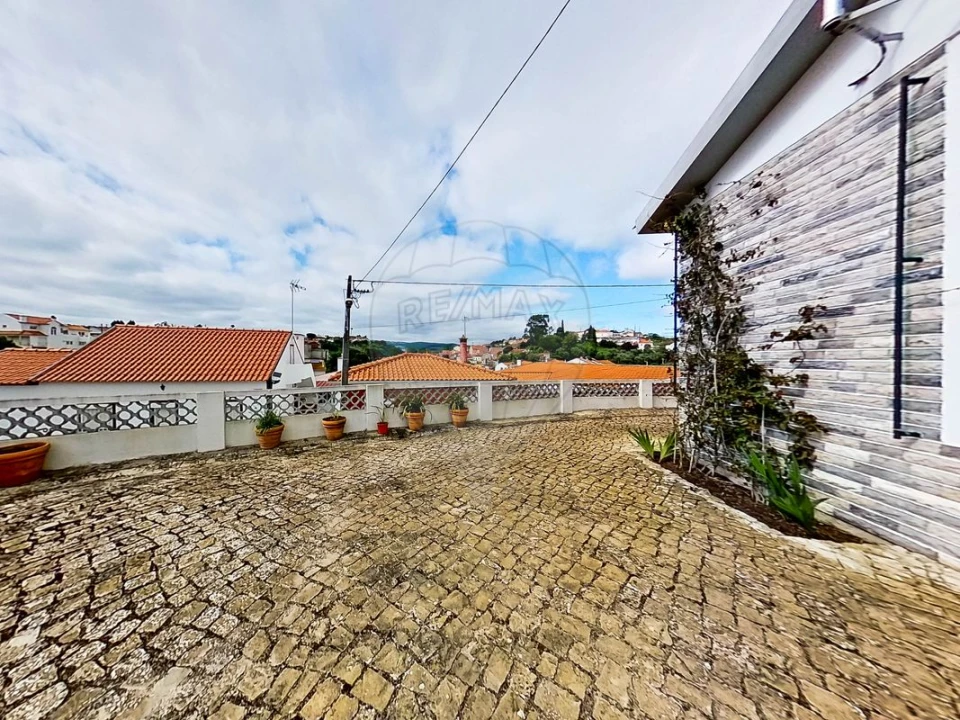 Moradia T3 para Venda em Carvoeira e Carmões Foto 41