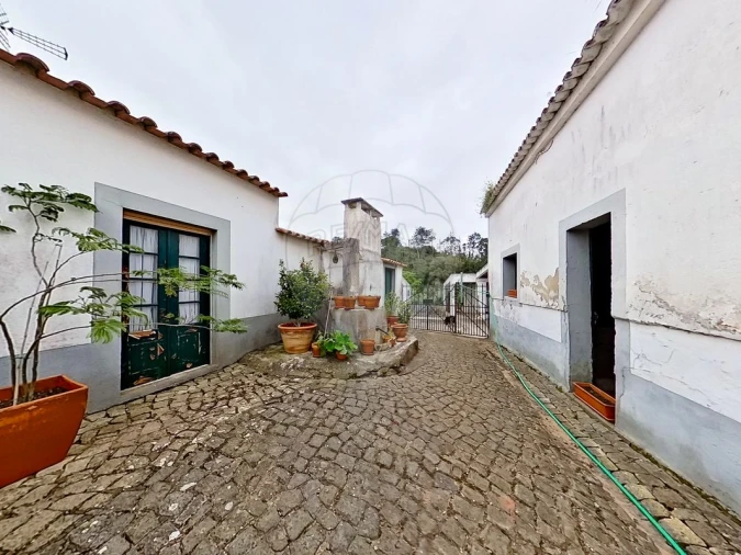 Moradia T3 para Venda em Carvoeira e Carmões Foto 31