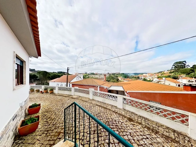 Moradia T3 para Venda em Carvoeira e Carmões Foto 40