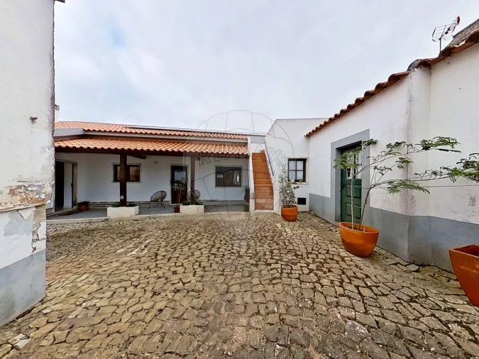 Moradia T3 para Venda em Carvoeira e Carmões Foto 32