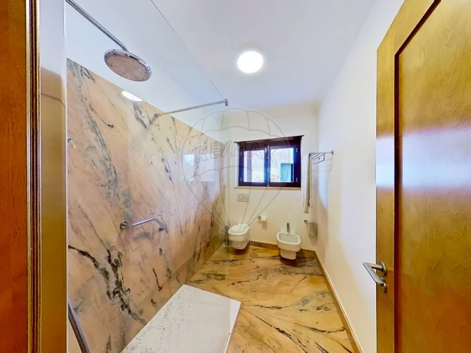 Moradia T3 para Venda em Carvoeira e Carmões Foto 20