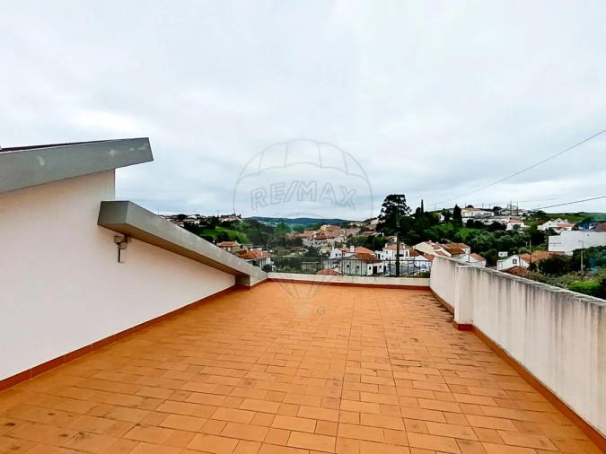 Moradia T3 para Venda em Carvoeira e Carmões Foto 43