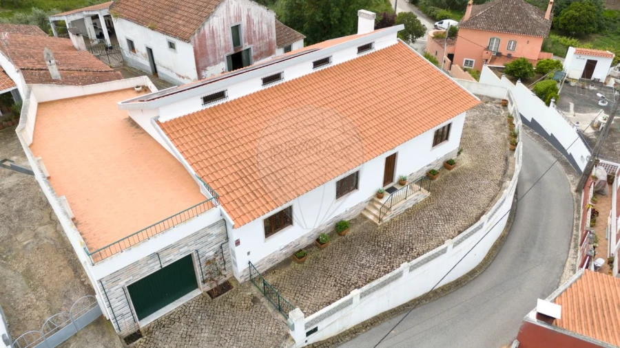 Moradia T3 para Venda em Carvoeira e Carmões Foto 47