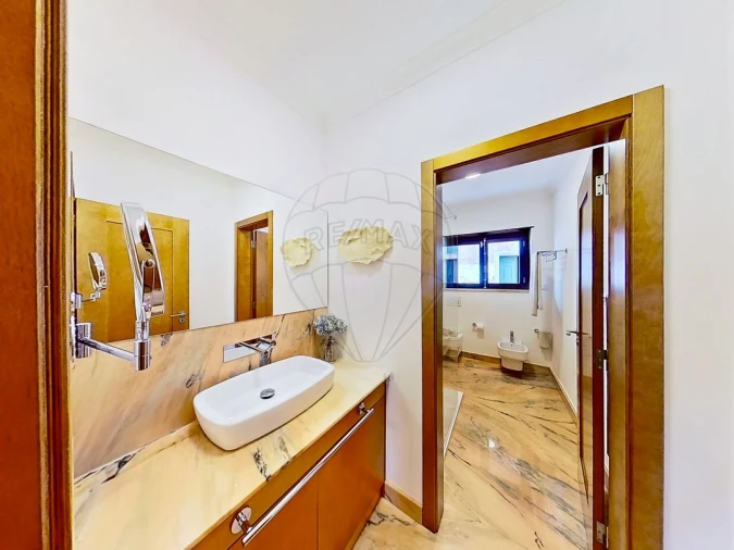 Moradia T3 para Venda em Carvoeira e Carmões Foto 19