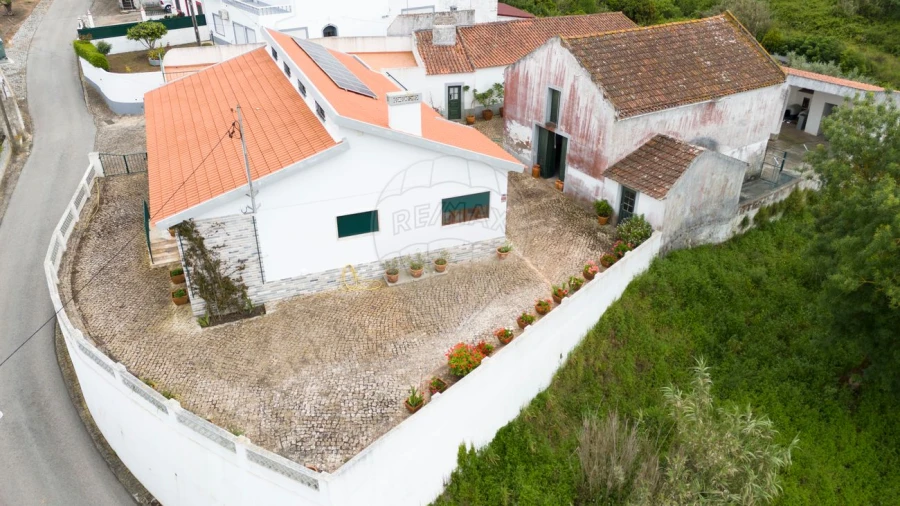 Moradia T3 para Venda em Carvoeira e Carmões Foto 48