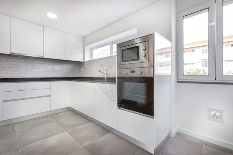 Apartamento T3 para Venda em Olivais Foto 4