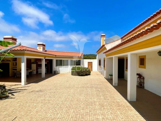 Quinta T4 para Venda em São Teotónio Foto 4