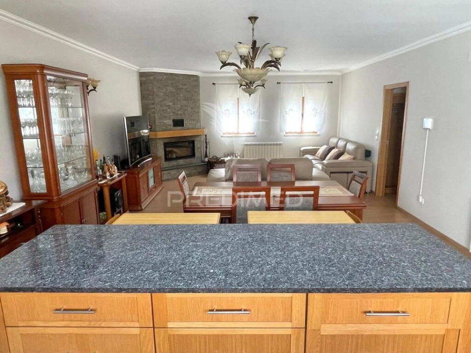 Moradia T4 para Venda em São Teotónio Foto 5