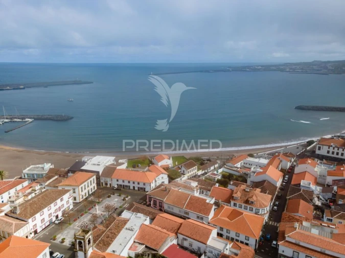 Moradia T3 para Venda em Praia da Vitoria (Santa Cruz) Foto 1