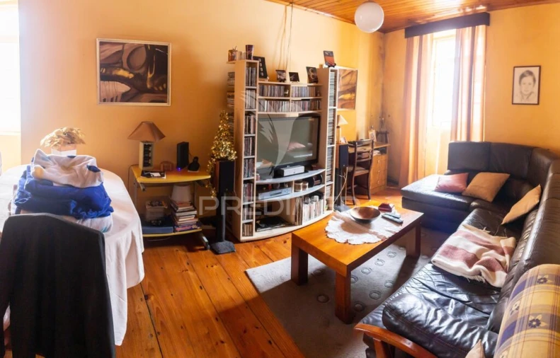 Moradia T3 para Venda em Praia da Vitoria (Santa Cruz) Foto 3