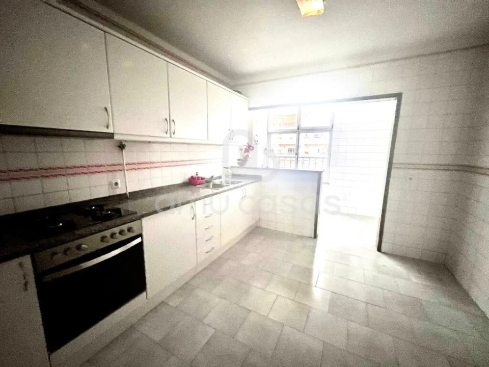 Apartamento T4 para Venda em Oliveira do Bairro Foto 6