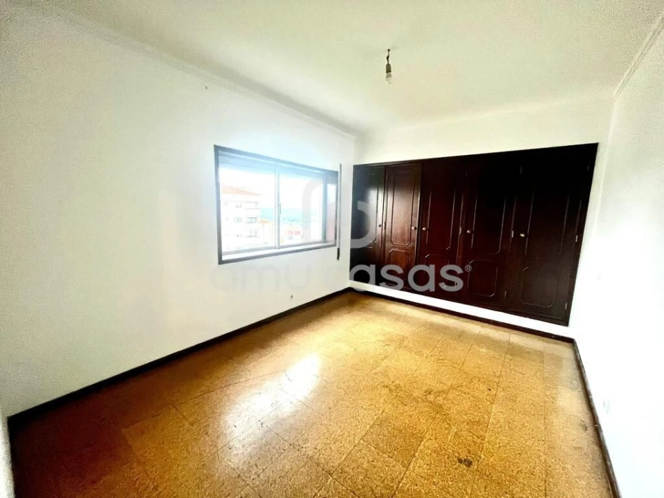 Apartamento T4 para Venda em Oliveira do Bairro Foto 12