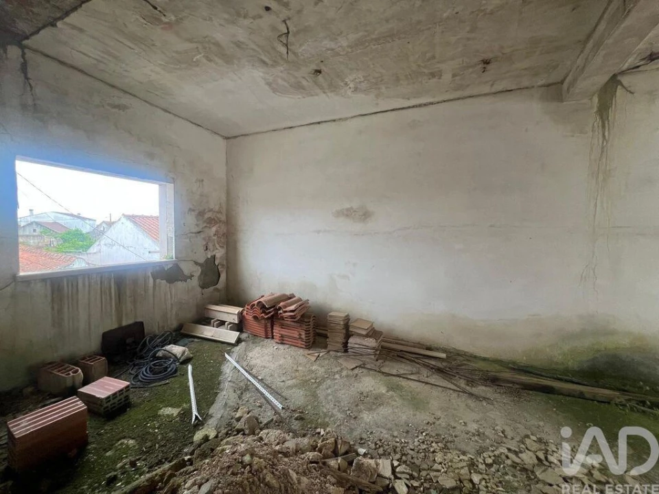 Moradia T3 para Venda em Vermelha Foto 16