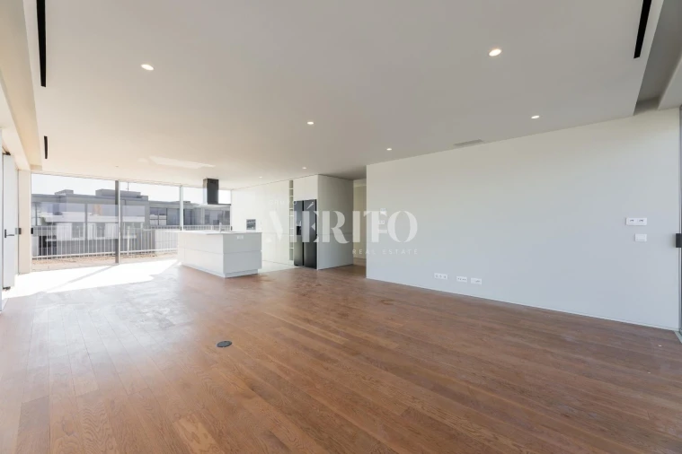 Apartamento T4 para Venda em Barcelinhos Foto 10