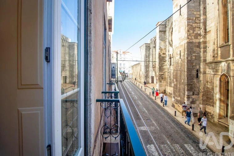 Apartamento T2 para Arrendamento em Santa Maria Maior Foto 25