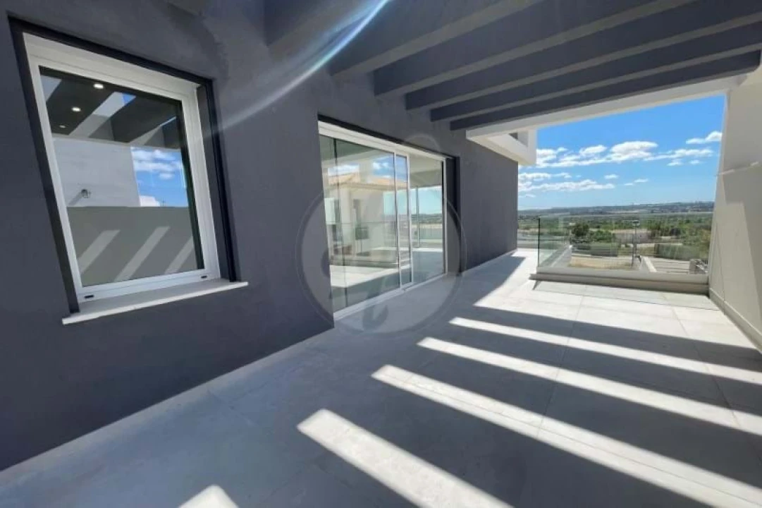 Moradia T4 para Venda em Mexilhoeira Grande Foto 1