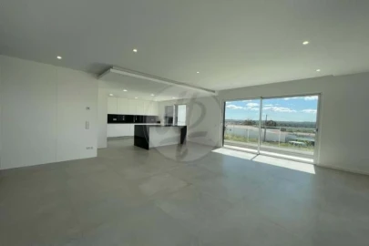 Moradia T4 para Venda em Mexilhoeira Grande