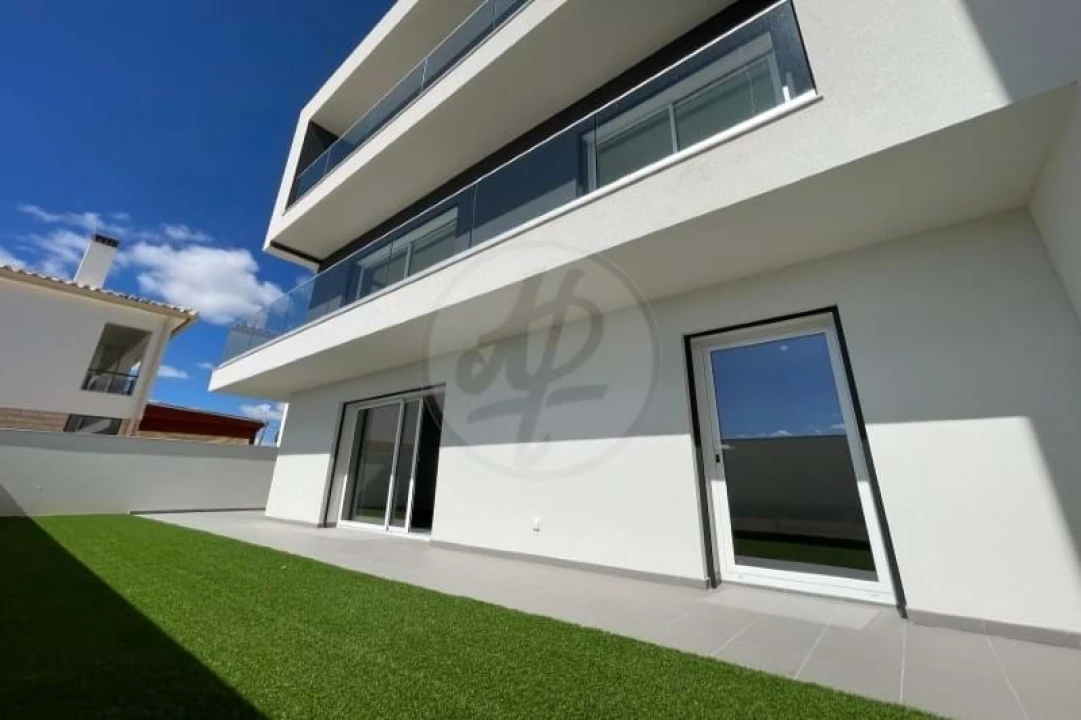 Moradia T4 para Venda em Mexilhoeira Grande Foto 47