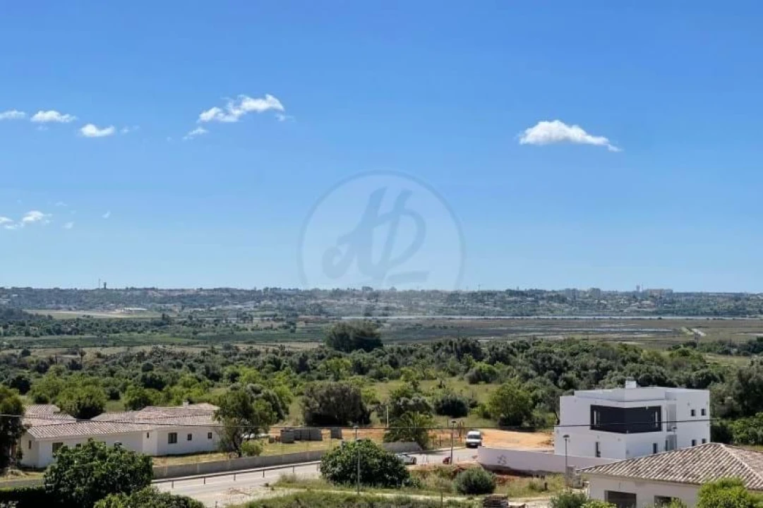 Moradia T4 para Venda em Mexilhoeira Grande Foto 10