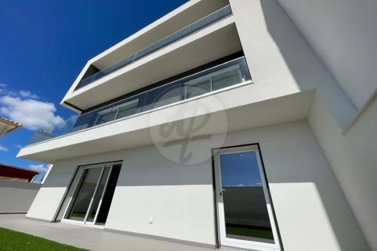 Moradia T4 para Venda em Mexilhoeira Grande Foto 44