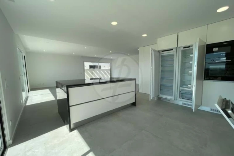 Moradia T4 para Venda em Mexilhoeira Grande Foto 14