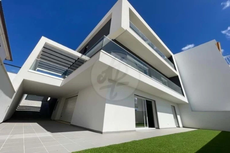 Moradia T4 para Venda em Mexilhoeira Grande Foto 46