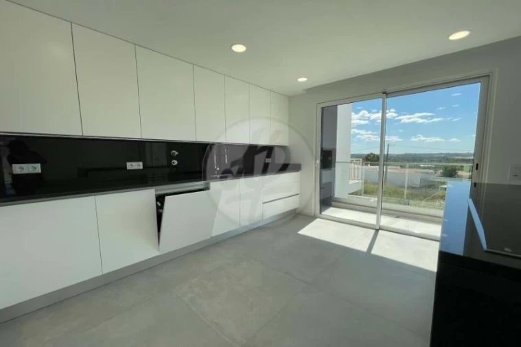 Moradia T4 para Venda em Mexilhoeira Grande Foto 17